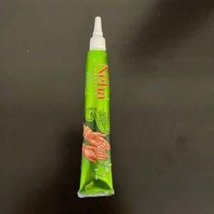 This is a henna tattoo that’s only temporary